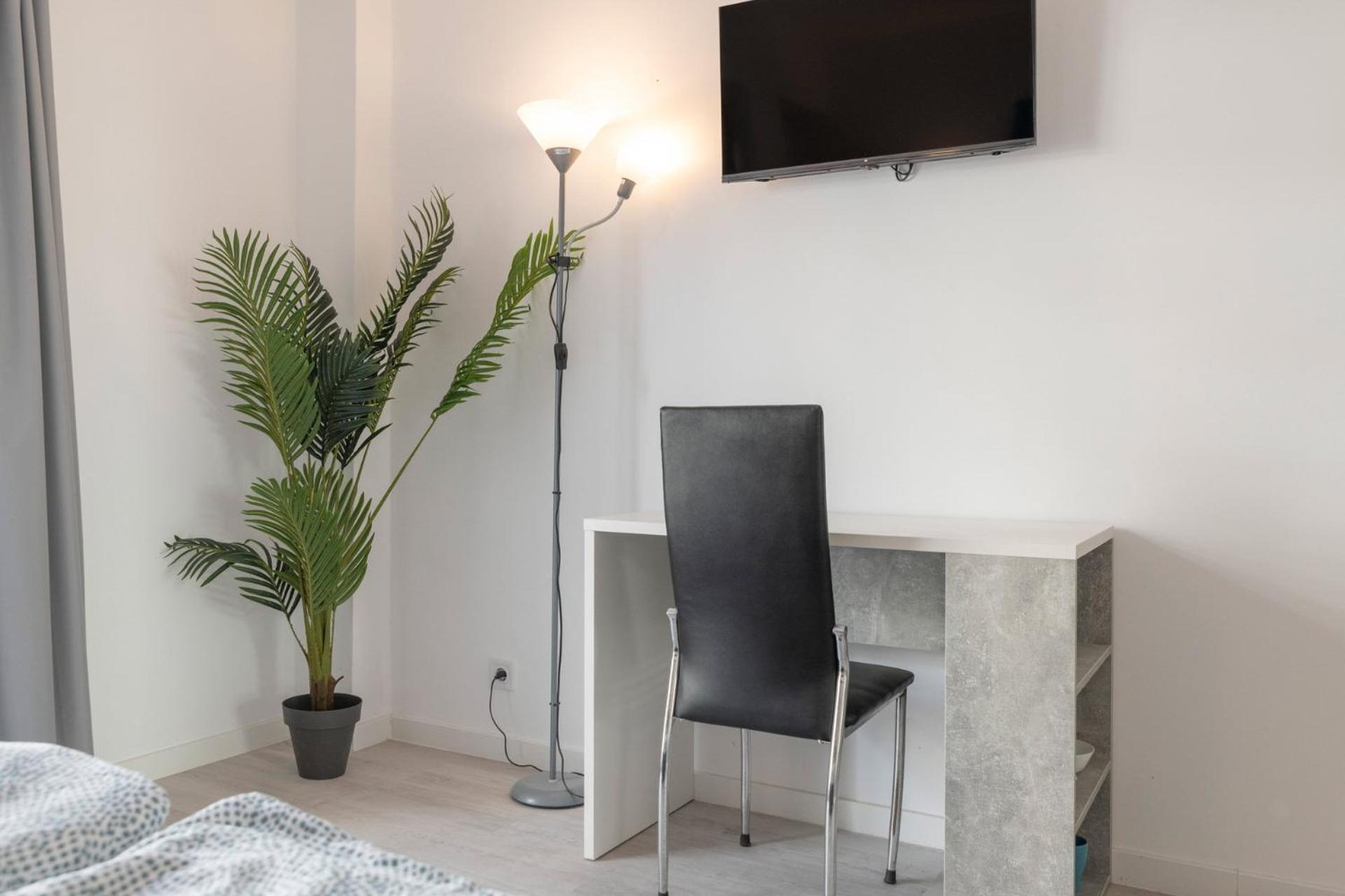 Beetroot, Jedes Zimmer Verfuegt Ueber Smart Tv , Eigenes Bad Mit Regendusche Und Balkon Llucmajor  Ngoại thất bức ảnh