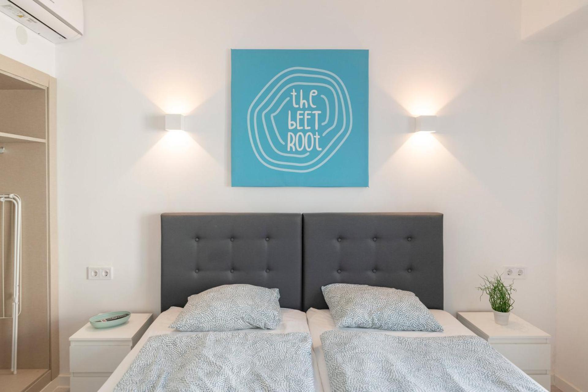 Beetroot, Jedes Zimmer Verfuegt Ueber Smart Tv , Eigenes Bad Mit Regendusche Und Balkon Llucmajor  Ngoại thất bức ảnh