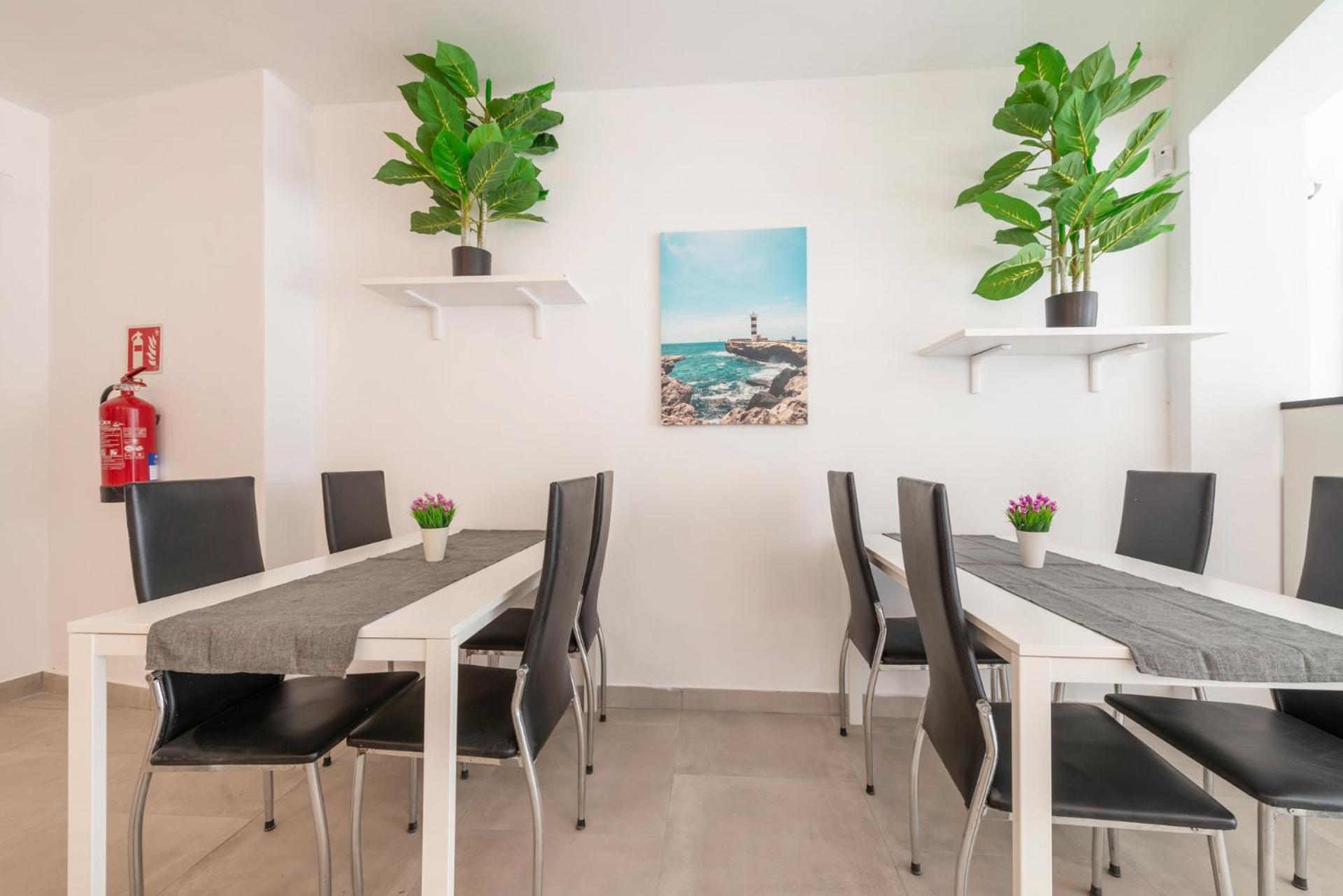 Beetroot, Jedes Zimmer Verfuegt Ueber Smart Tv , Eigenes Bad Mit Regendusche Und Balkon Llucmajor  Ngoại thất bức ảnh